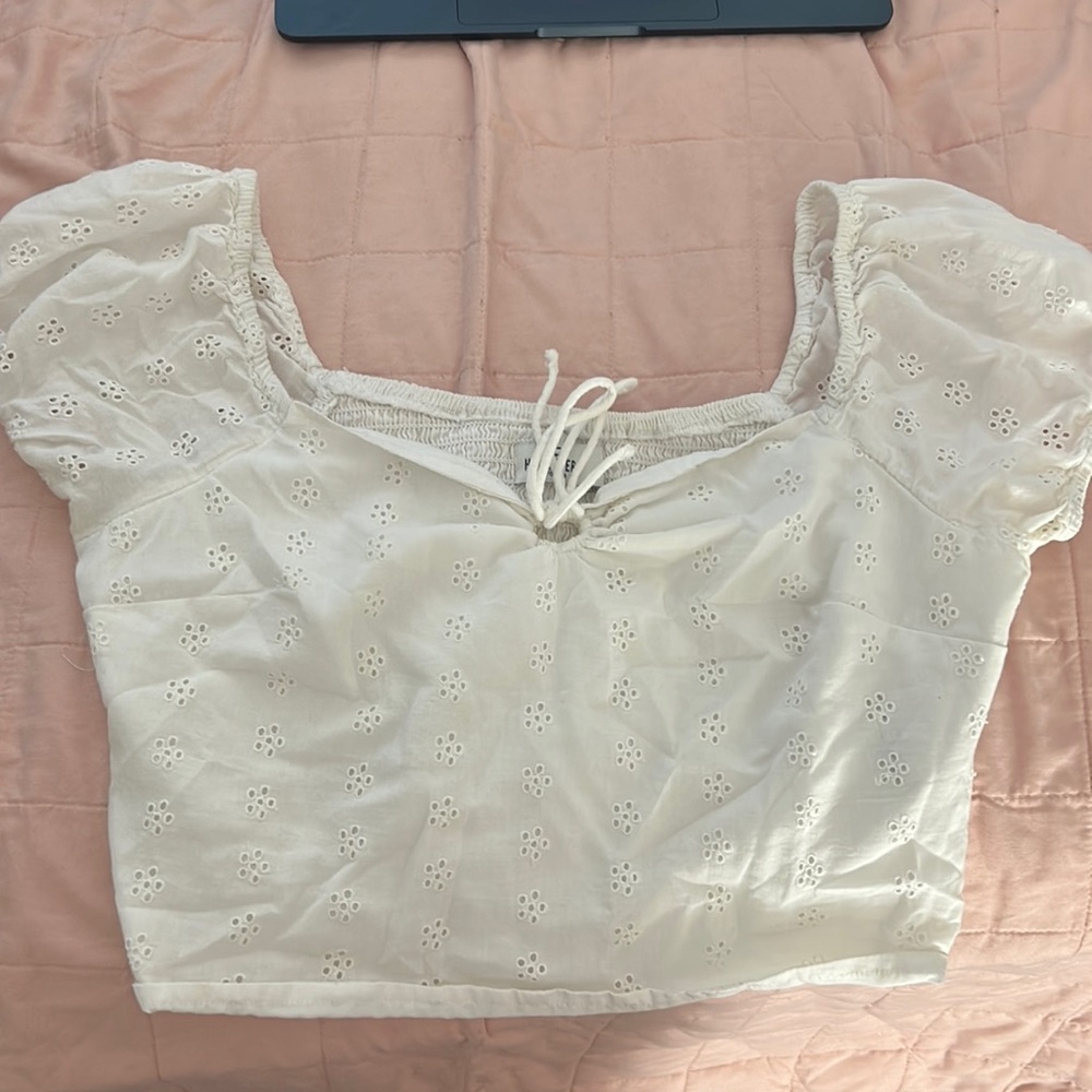 Holister white floral crop top blouse